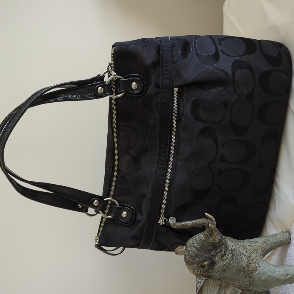 Coach Black Poppy Metallic Signature Sateen Glam Tote J1991-18979 EUC